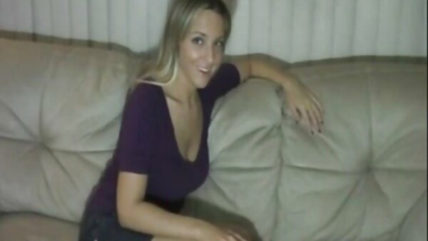 نحيلة اليابانية الأنيقة تحصل سكس اخوان مترجم على سمورها مدغدغ بهزاز