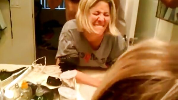 تتمتع جوهانا الساخنة سكس محارم حديث مترجم كس الغازي