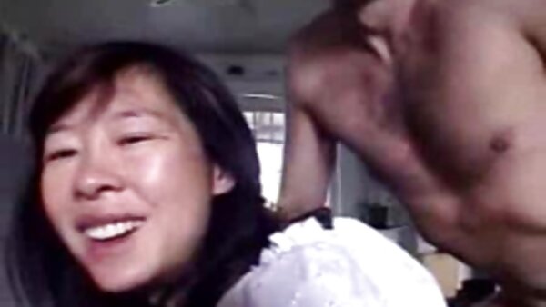 الحلق العميق سكس كلاسيكي محارم لهيلي يونغ يعوض نقص الثدي