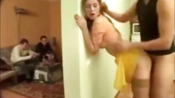 بعد أن مطعون أسلوب هزلي غنيمة تحصل على العضو التناسلي النسوي لها الرطب يؤكل يكس محارم مترجم