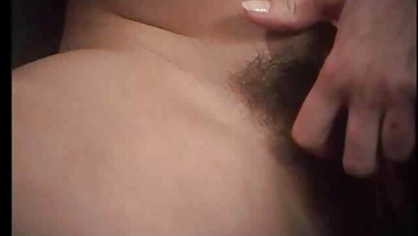 يأخذ عشيق البريطاني لانس الكسندر فرصة سكس اخوان مترجم ليمارس الجنس مع هيذر فان الكلب