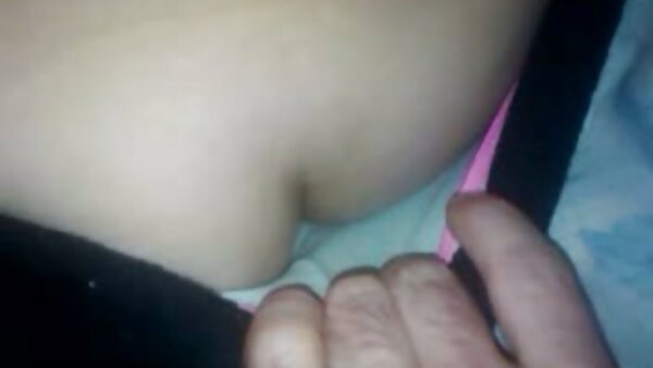 Bootylicious ميا مونرو يقفز على ديك افلام سكس محارم عائلية أسود صلب على الأريكة
