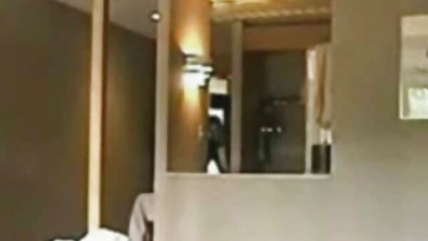 غريب الأسود خنثي يلعب مع لها الثدي و الرافعات قبالة سكس مترجم اخوات بلدها الخاص ديك