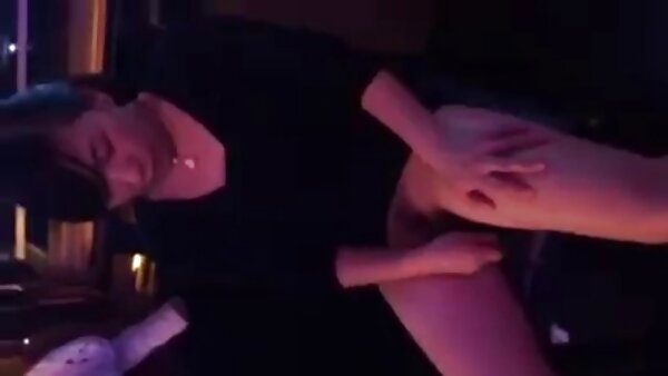 عاهرة غريبة مع حلمات مثقوبة نيومي ستار تحصل على مقاطع سكس اجنبي محارم شرجها خبطت