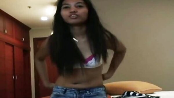 بعد مص ديك لذيذ امرأة سمراء غريب افلام سكس روسي محارم يطرح رجل أصلع رئيس ليمارس الجنس معها