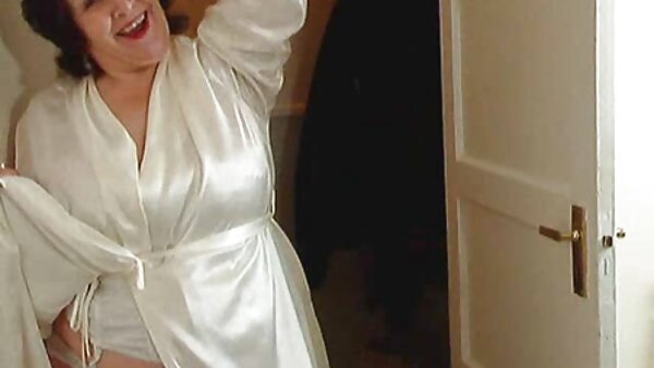 skanks محارم سكس مترجم عربي اليابانية قرنية تخدم مجموعة من الرجال قرنية